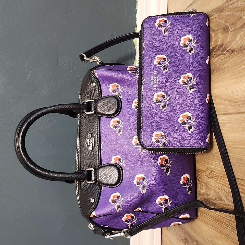 Coach purse and wallet